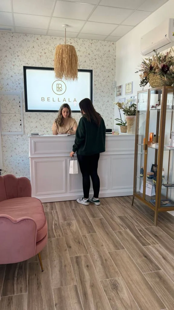 Oferta de tratamientos faciales en Bellala Estética, Mojados, Valladolid. Servicios personalizados para rejuvenecer tu piel.